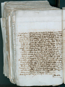 696v